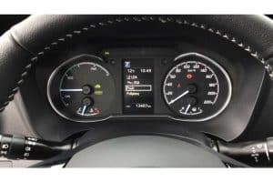 Toyota-Yaris-Hybrid-2018-(7)