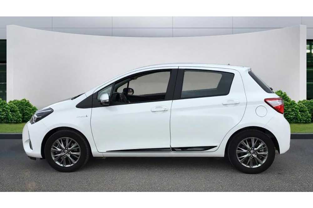 https://autogreeknews.gr/wp-content/uploads/2022/06/Toyota-Yaris-Hybrid-2018-8.jpg