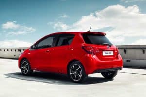 Toyota-Yaris-Hybris-2016-(2)