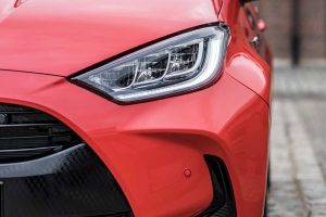 Toyota-Yaris-front-light