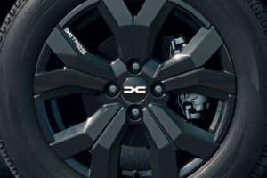 dacia-la-nuova-identita-di-marca-della-gamma (9)