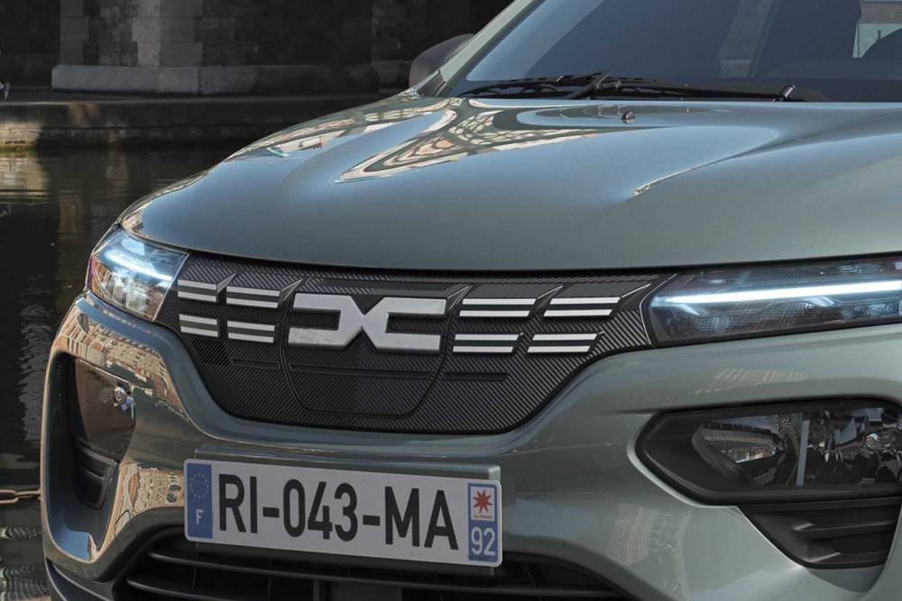 https://autogreeknews.gr/wp-content/uploads/2022/06/dacia-spring-2021.jpg