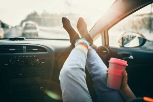 feet-on-dashboard