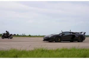 hayabusa vs aventador svj