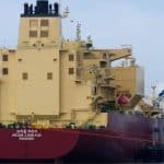 huge-hyundai-merchant-ship-sails-across-the-pacifi (1)