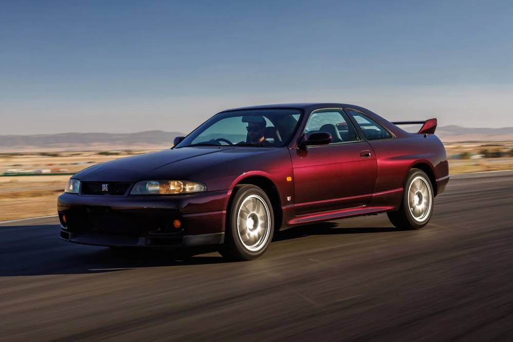 https://autogreeknews.gr/wp-content/uploads/2022/07/1995-Nissan-Skyline-R33-5.jpg