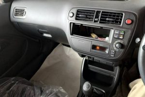 1996-Honda-Civic-SiR-26-km-13