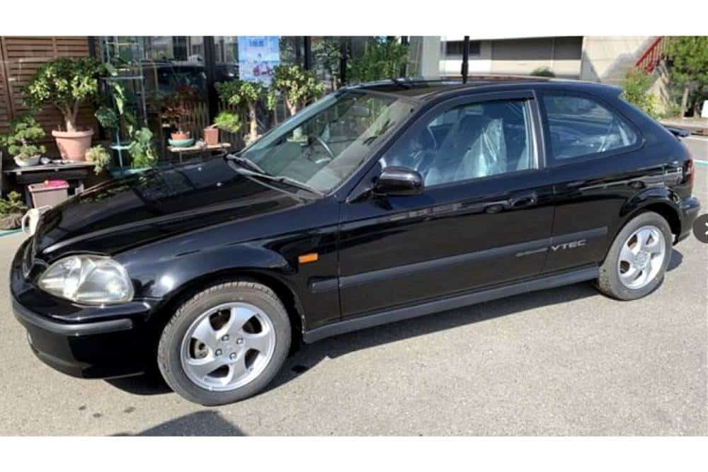 https://autogreeknews.gr/wp-content/uploads/2022/07/1996-Honda-Civic-SiR-26-km-5.jpg