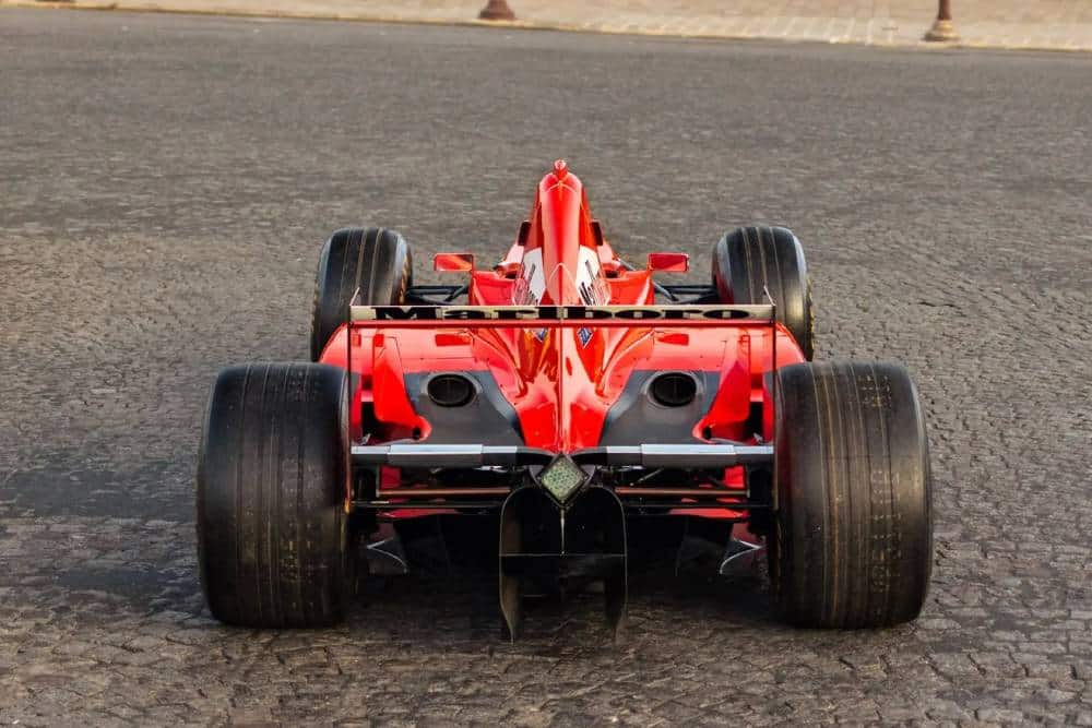 https://autogreeknews.gr/wp-content/uploads/2022/07/1998-Ferrari-F300-Formula-1-Schumacher-7.jpg
