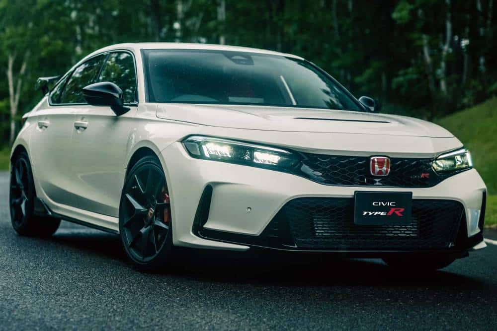 https://autogreeknews.gr/wp-content/uploads/2022/07/2023-honda-civic-type-r-front-view.jpg