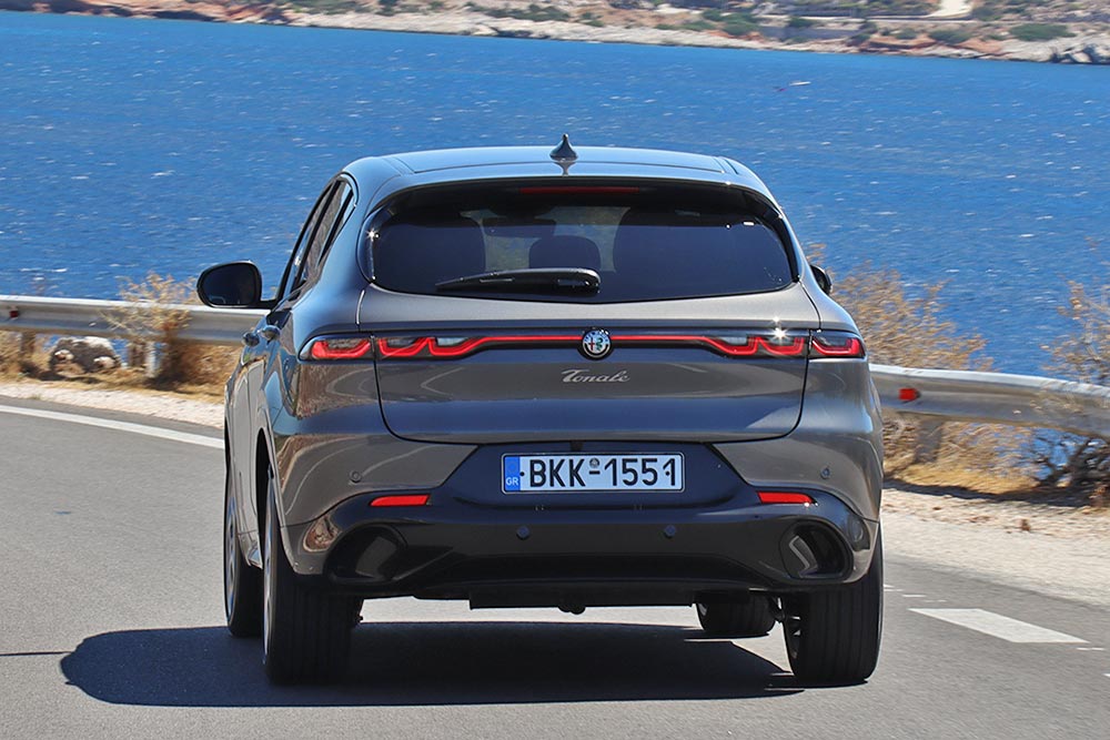 https://autogreeknews.gr/wp-content/uploads/2022/07/Alfa-Romeo-Tonale-1.5-130-PS-18.jpg