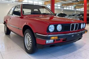 BMW_323i_E30_1985_nove_for_sale (1)