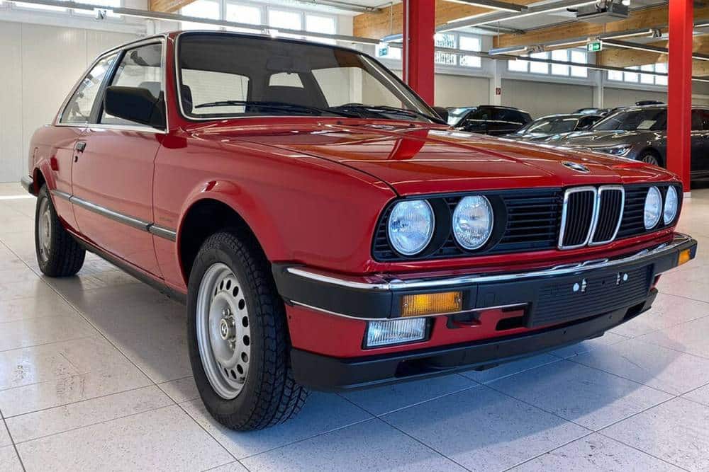 https://autogreeknews.gr/wp-content/uploads/2022/07/BMW_323i_E30_1985_nove_for_sale-1.jpg