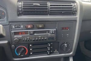 BMW_323i_E30_1985_nove_for_sale (14)