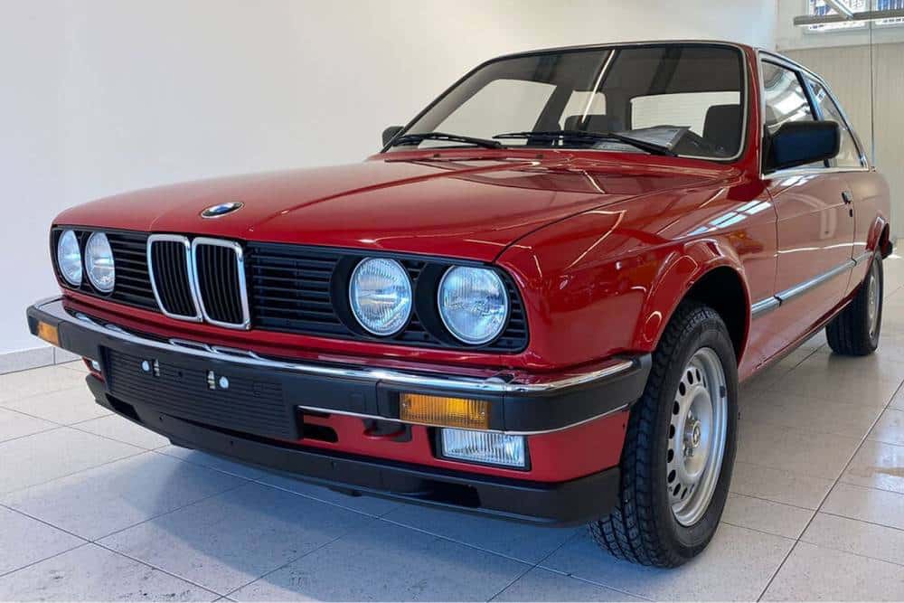 https://autogreeknews.gr/wp-content/uploads/2022/07/BMW_323i_E30_1985_nove_for_sale-21.jpg