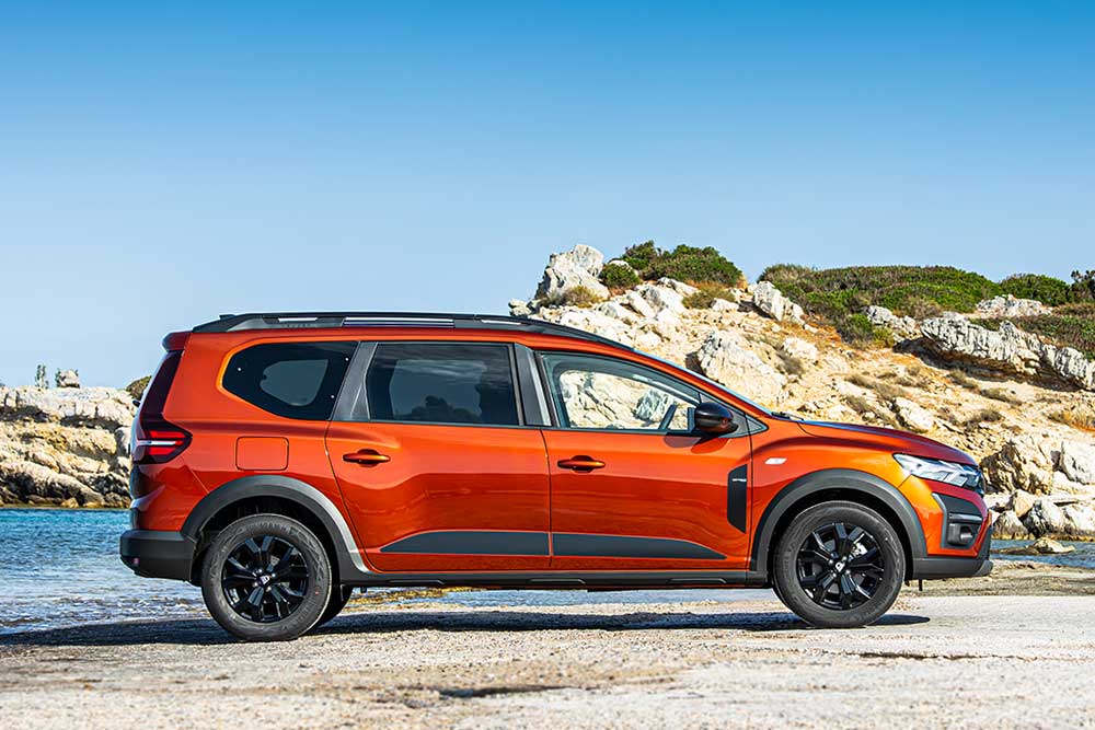 https://autogreeknews.gr/wp-content/uploads/2022/07/Dacia-Jogger-2.jpg