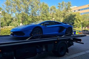 FXQRAGLX0AID2Go_format=jpg&name=large