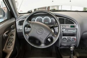 Hyundai-Elantra-2003-(3)