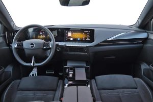 Opel Astra 1.2T 130 AT8 (20)