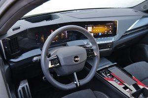 Opel Astra 1.2T 130 AT8 (22)