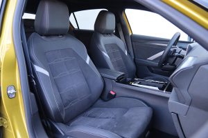 Opel Astra 1.2T 130 AT8 (27)