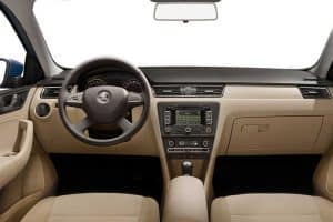 Skoda-Rapid-2013-(2)