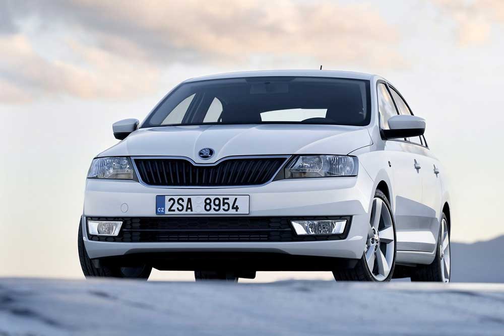 https://autogreeknews.gr/wp-content/uploads/2022/07/Skoda-Rapid-2013-6.jpg