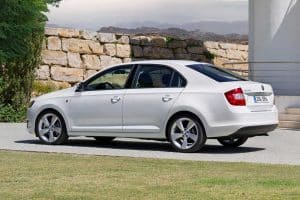 Skoda-Rapid-2013-(7)