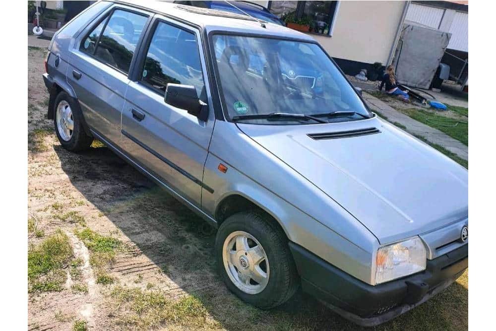 https://autogreeknews.gr/wp-content/uploads/2022/07/Skoda_Favorit_Silverline_1994_for_sale-16.jpg