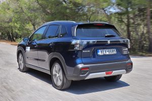 Suzuki S-Cross 1.4T 4WD (2)