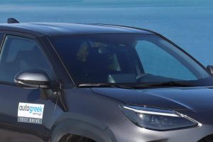 Toyota-Yaris-Cross-Hybrid-front