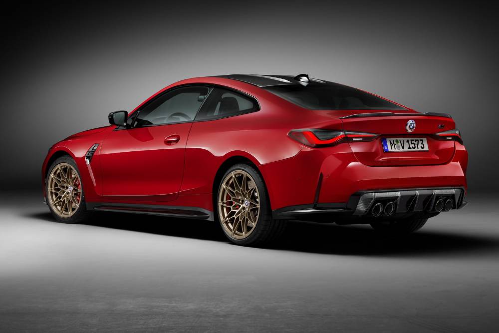 https://autogreeknews.gr/wp-content/uploads/2022/07/bmw-m4-50th-anniversary-edition-costs-an-insane-am-1.jpg
