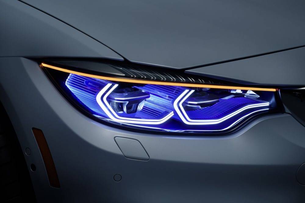 BMW: «Πάντα να ανάβετε το φλας»