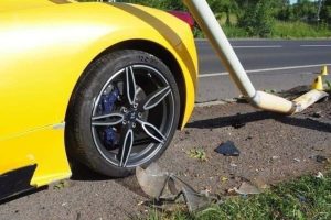 ferrari-458-speciale-knocks-down-pole-gets-a-black (3)