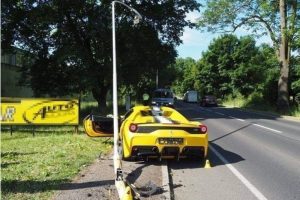 ferrari-458-speciale-knocks-down-pole-gets-a-black