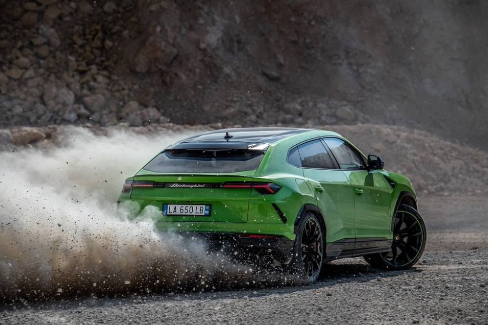 Plug-in υβριδική 800+ ίππων η νέα Lamborghini Urus