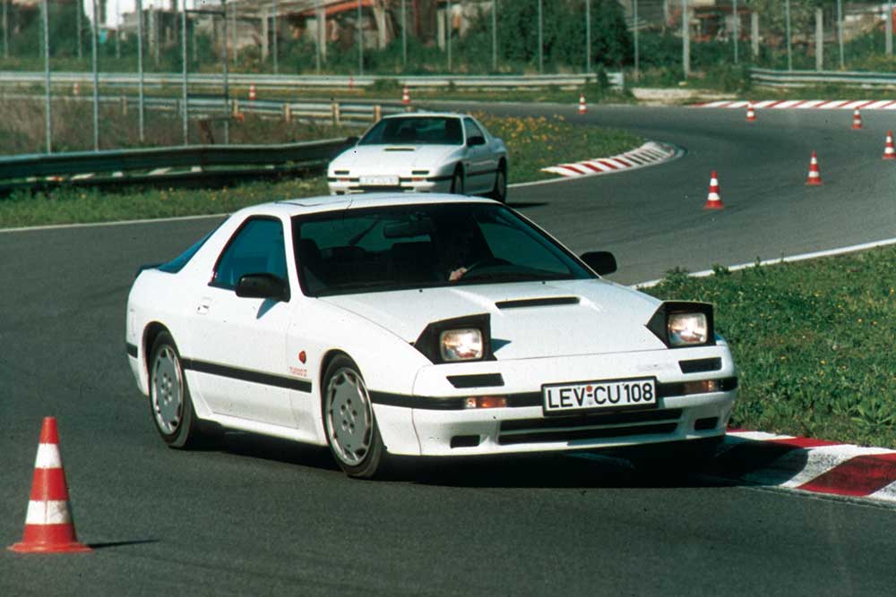 https://autogreeknews.gr/wp-content/uploads/2022/07/mazda_rx-7_1985-3.jpg