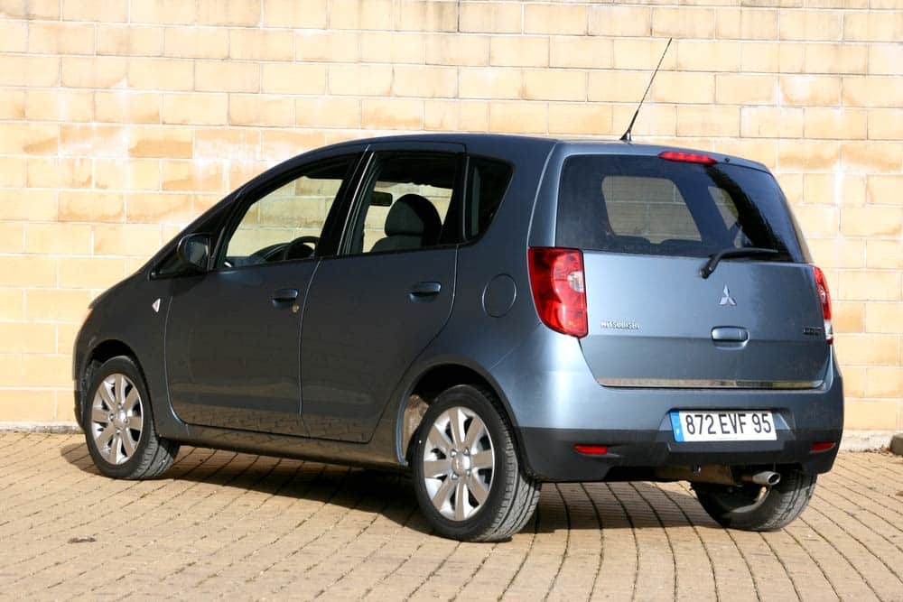 https://autogreeknews.gr/wp-content/uploads/2022/07/mitsubishi-colt-2008-12.jpg