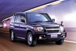 mitsubishi pajero io turbo (1)