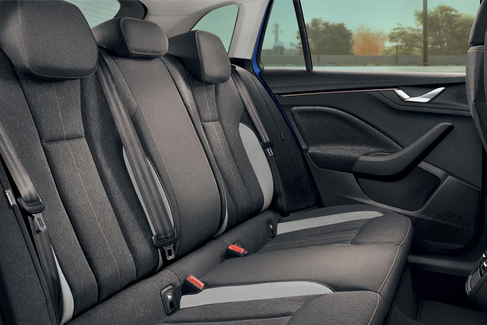 https://autogreeknews.gr/wp-content/uploads/2022/07/skoda-scala-g-tec-rear-seat.jpg