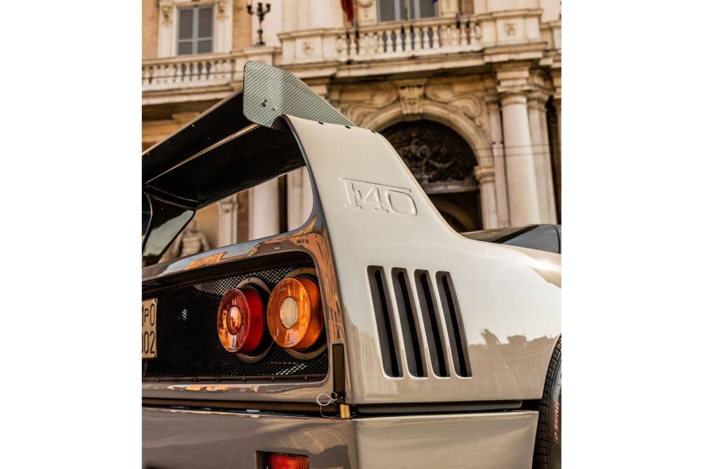 https://autogreeknews.gr/wp-content/uploads/2022/08/1989-Ferrari-F40-Competizione-26-scaled-1.jpg