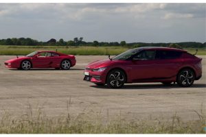 1995-ferrari-f355-faces-2022-kia-ev6-in-drag-race-