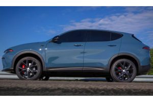 2023-dodge-hornet-side-view