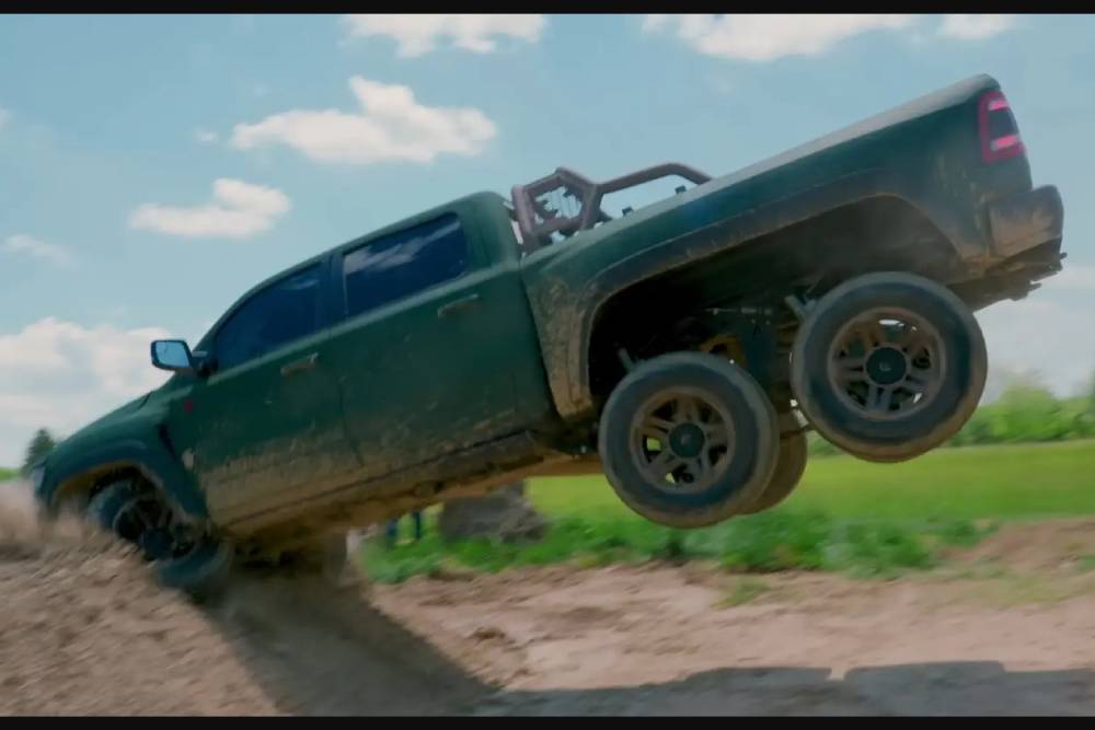 Εξάτροχο Ram 800HP έφαγε τα μούτρα του (+video)