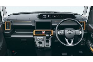 Daihatsu-Tanto-Fun-Cross-11