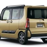 Daihatsu-Tanto-Fun-Cross-13