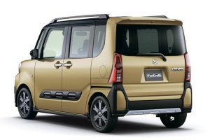Daihatsu-Tanto-Fun-Cross-13