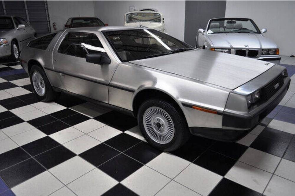 https://autogreeknews.gr/wp-content/uploads/2022/08/DeLorean-DMC-12-2.jpg