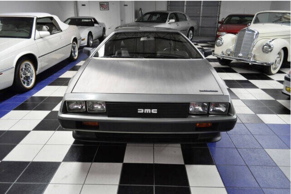https://autogreeknews.gr/wp-content/uploads/2022/08/DeLorean-DMC-12-3.jpg