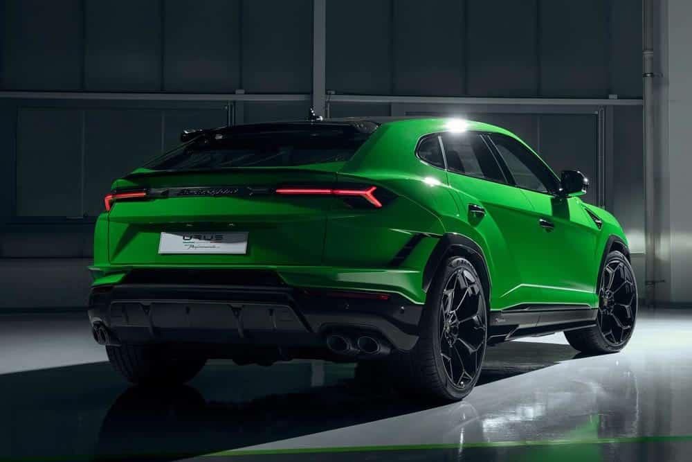 https://autogreeknews.gr/wp-content/uploads/2022/08/Lamborghini-Urus-Performante-2.jpg